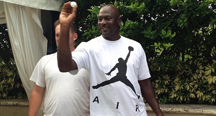 Michael Jordan, Kareem Abdul-Jabbar Play Beer Pong
