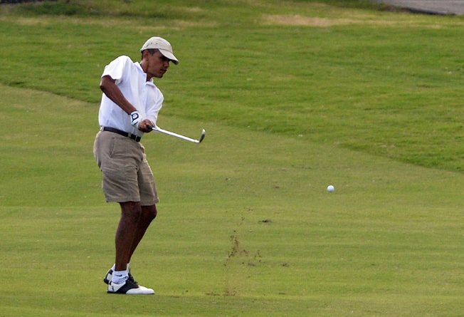 Barack Obama golfing