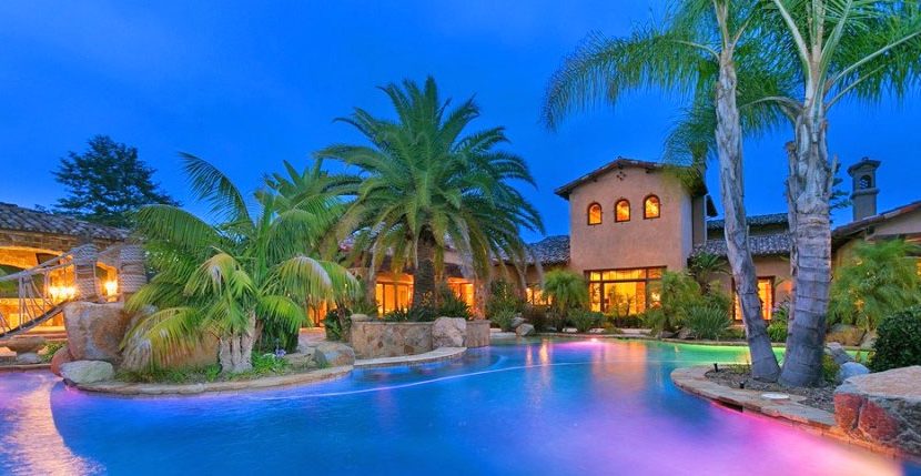 LaDainian Tomlinson Sells Mansion With Putting Green, Bunker