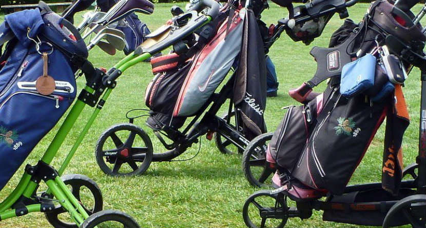 Genius Golfer Makeshifts His Own Push Cart