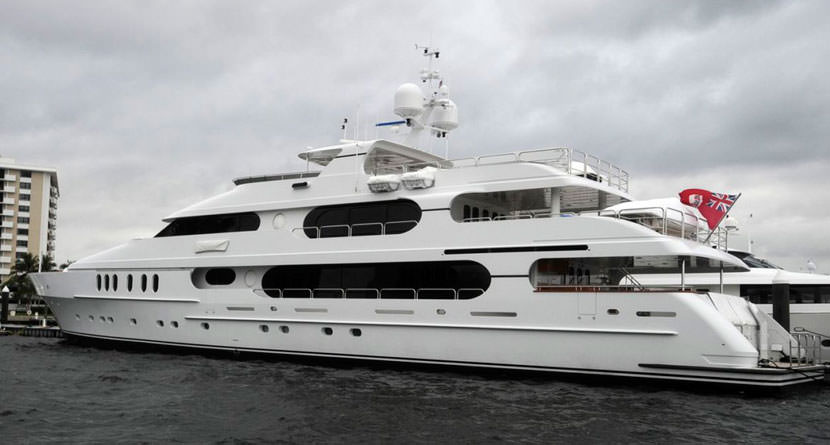 does tiger woods still own his yacht