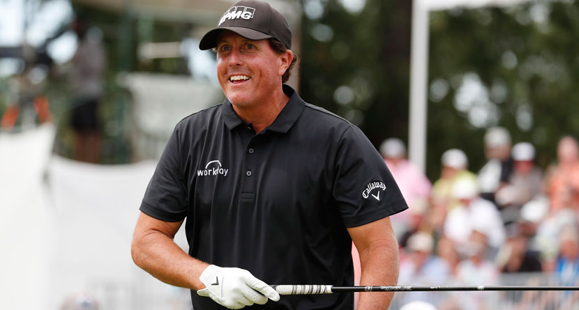 Mickelson Reveals Ripped Physique At Beach