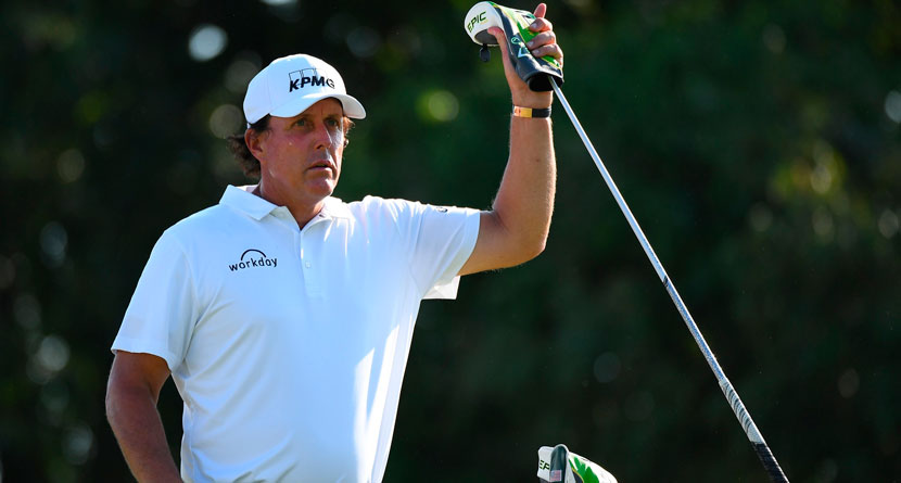 Hotel Fire Nearly Causes Phil To Miss Tee Time