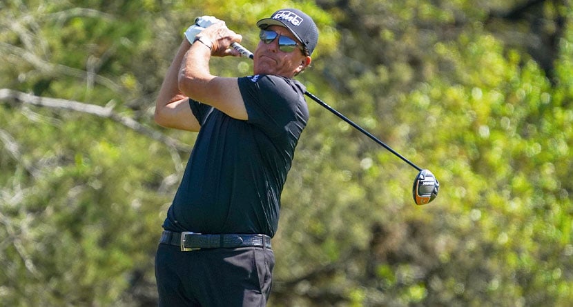 Mickelson Implodes To Make 10 At Valero Texas Open