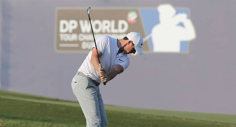 Rory McIlroy of Northern Ireland plays a shot on the 18th hole during the 1st round of the DP World Tour Championship golf tournament at the Jumeirah Golf Estates in Dubai, United Arab Emirates, Thursday, Nov. 17, 2016. (AP Photo/Kamran Jebreili)