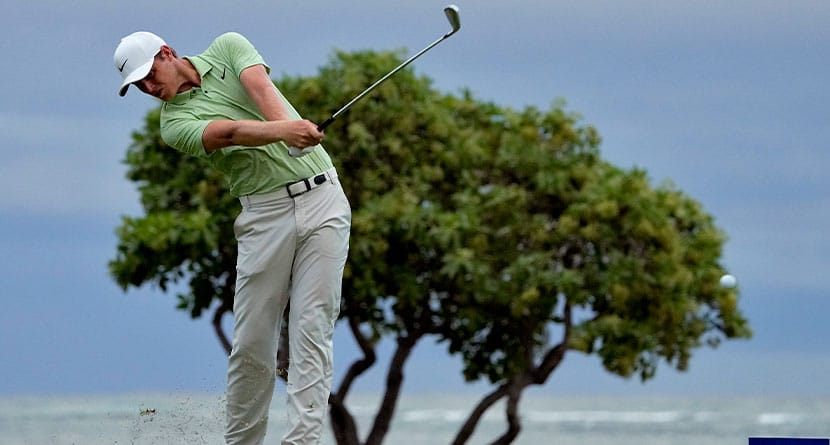 Cam Davis Handles The Wind At Waialae For A 62 To Lead Sony Open