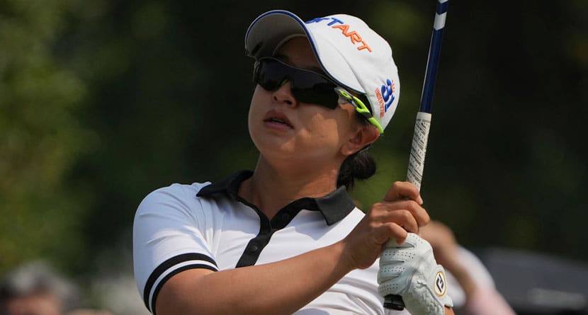 Kim Sei Young, of South Korea, watches her tee shot on the first hole during the second round of the LPGA Shanghai at Shanghai Qizhong Garden Golf Club in Shanghai, China, Friday, Oct. 11, 2024. (AP Photo/Achmad Ibrahim)