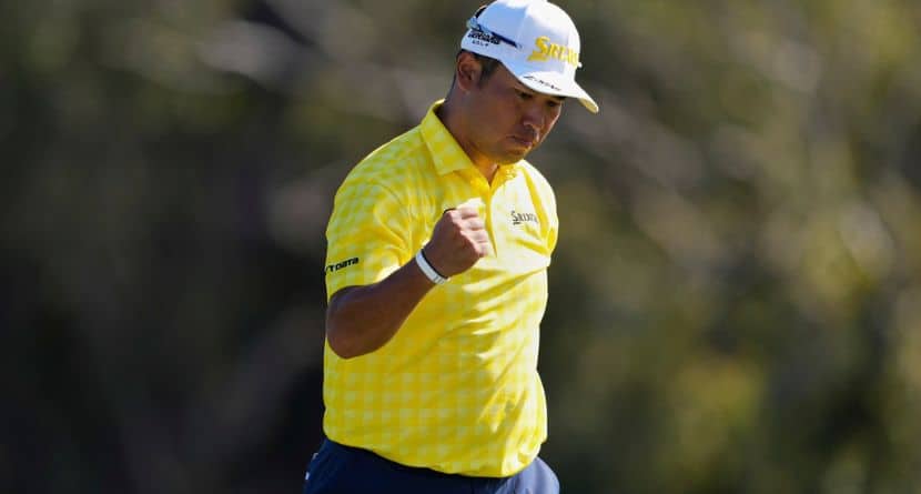 El japonés Hideki Matsuyama reacciona a su putt en el hoyo 18 de The Sentry en Kapalua Plantation Course en Hawai el domingo 5 de enero del 2025. (AP Foto/Matt York)