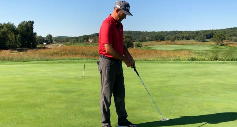 Simple Grip For Consistent Putting